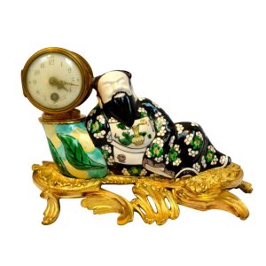 Louis XV style Chinese Porcelain and Gilt Bronze Desk Clock