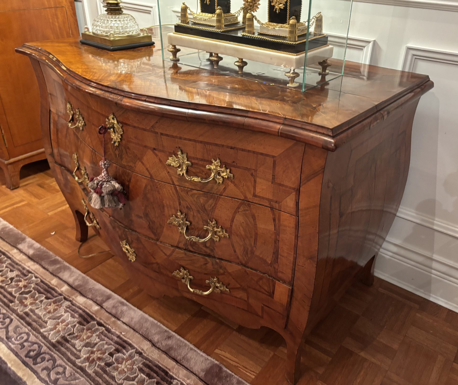 18thC Italian Marquetry Bombe Chest of Drawers - Image 18