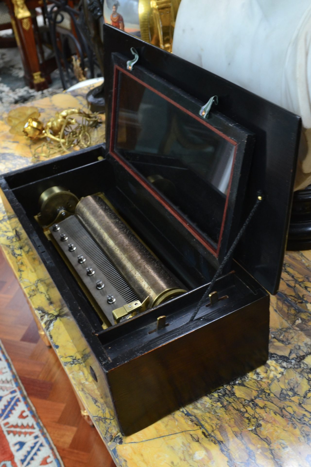 A fully restored and working late 19 Century Swiss cylinder music box - Image 10