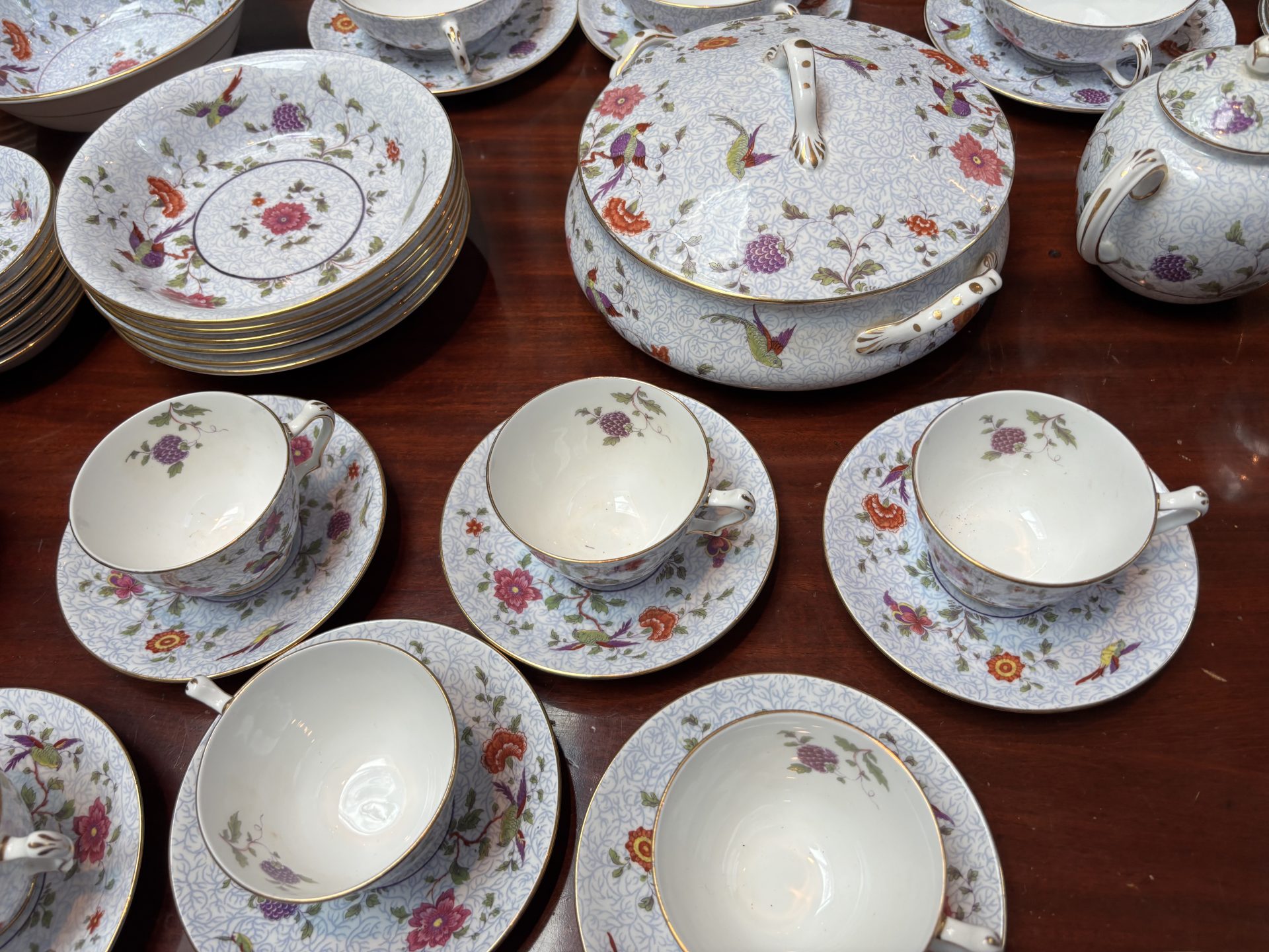 A 130 Piece Set of Crown Staffordshire China "Birds of Paradise" Pattern 1950"s - Image 18