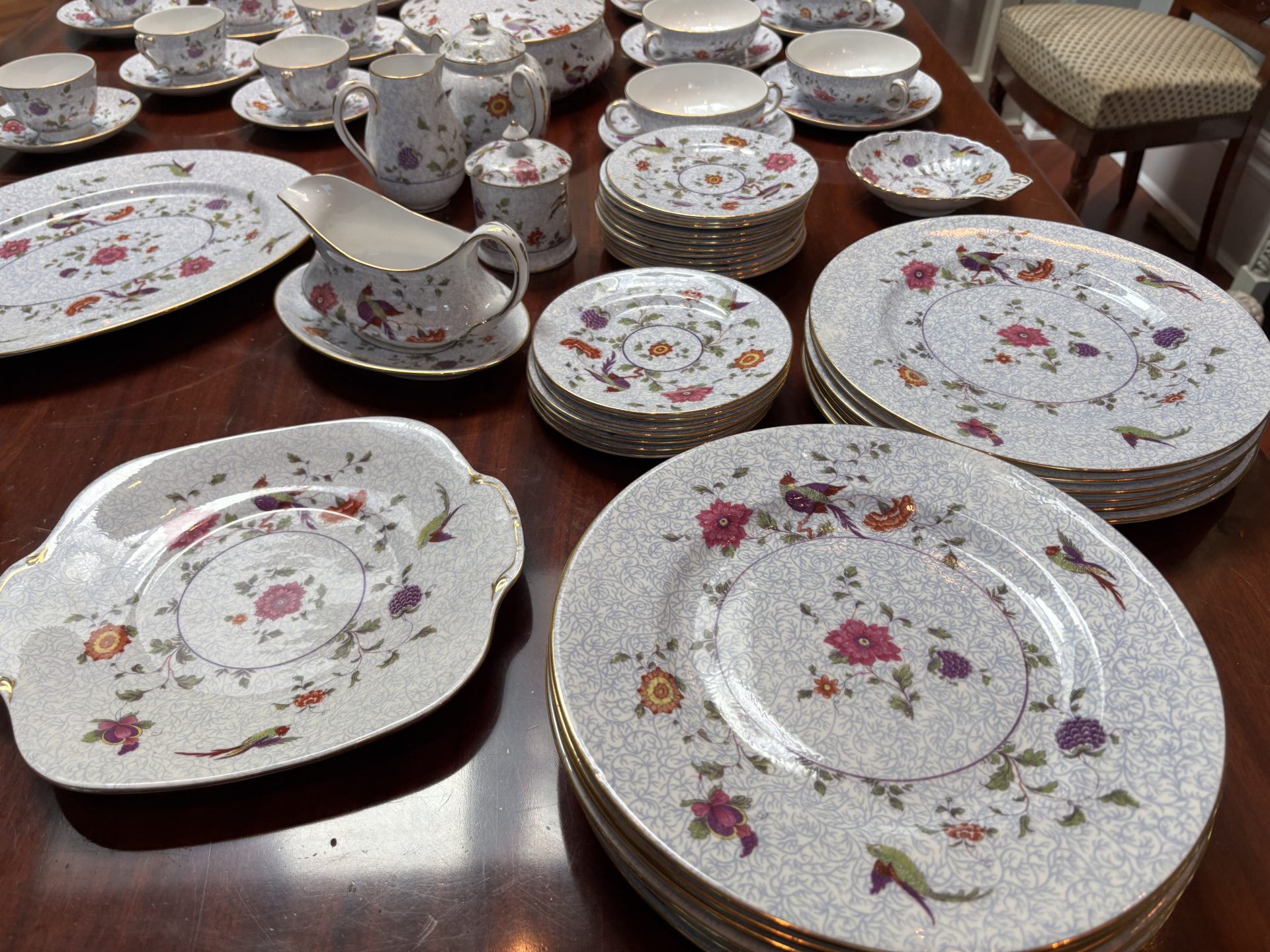 A 130 Piece Set of Crown Staffordshire China "Birds of Paradise" Pattern 1950"s - Image 13