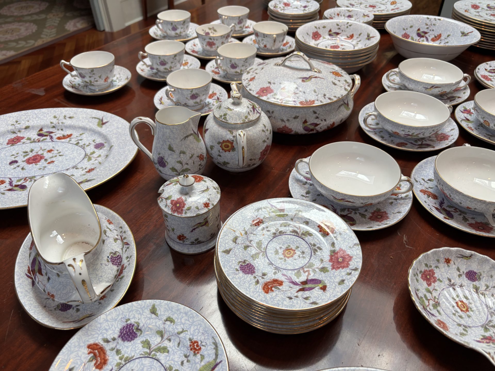 A 130 Piece Set of Crown Staffordshire China "Birds of Paradise" Pattern 1950"s - Image 6