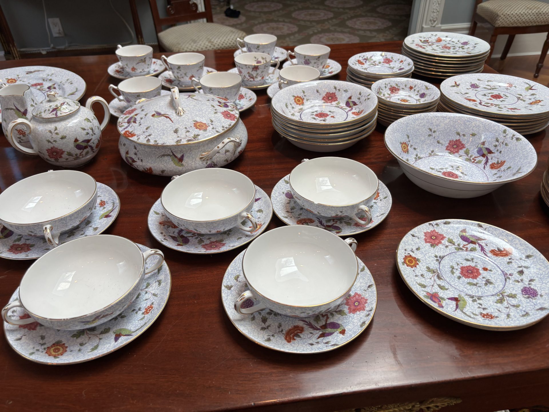 A 130 Piece Set of Crown Staffordshire China "Birds of Paradise" Pattern 1950"s - Image 10