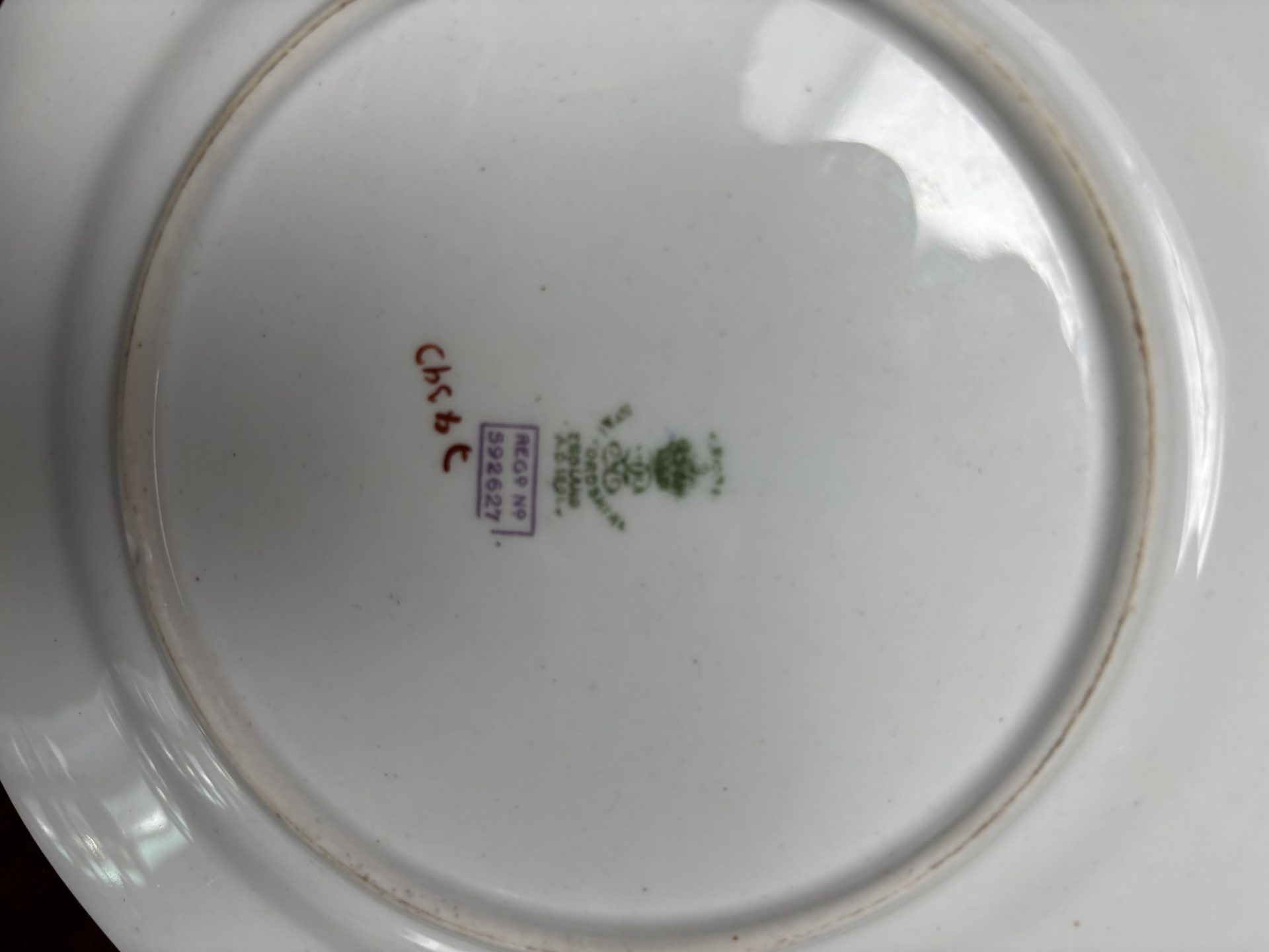 A 130 Piece Set of Crown Staffordshire China "Birds of Paradise" Pattern 1950"s - Image 3